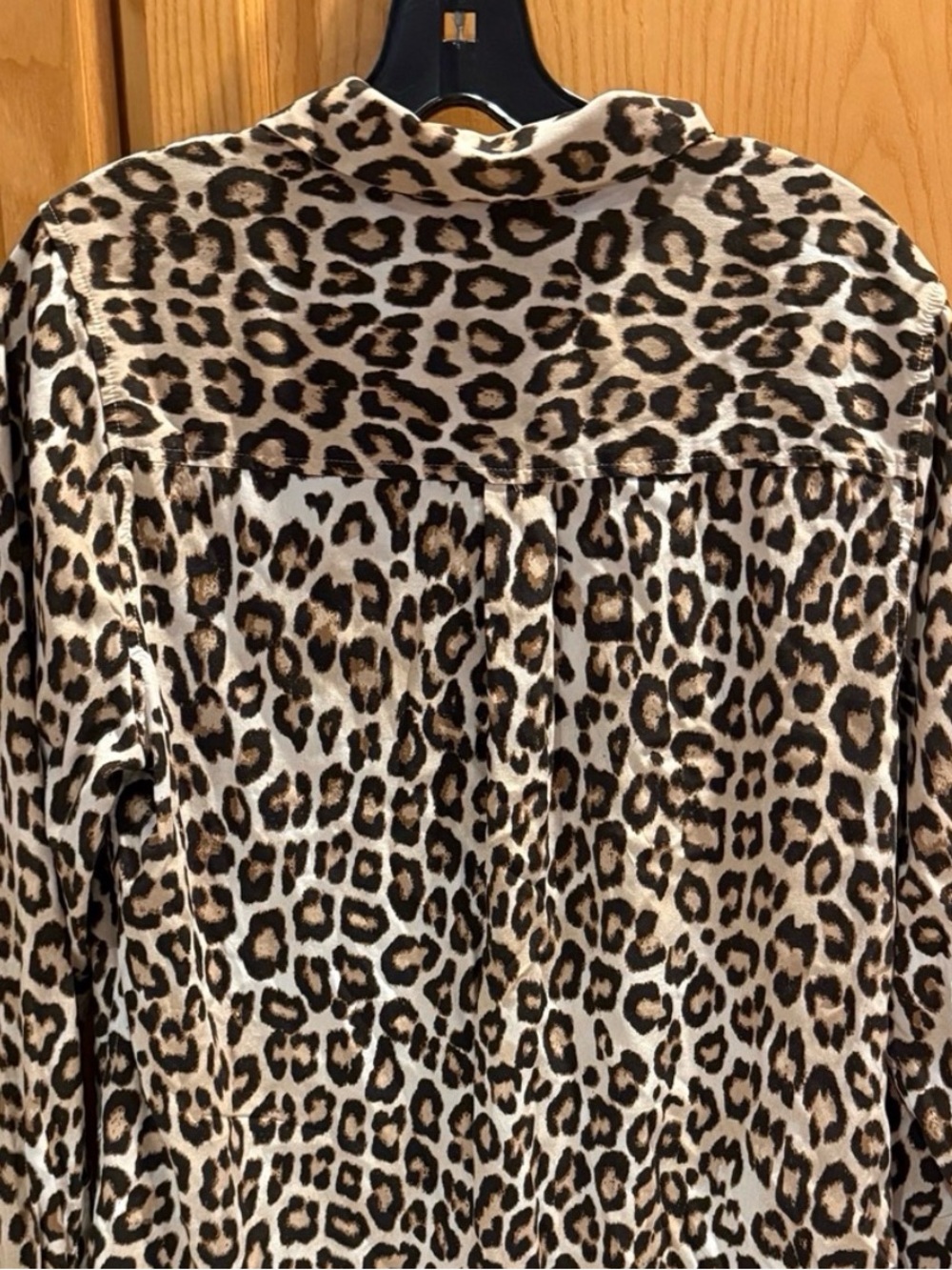 Chico’s Leopard Print Button Down Tunic Blouse Long Sleeve Size 1/8-10 - Picture 5 of 6